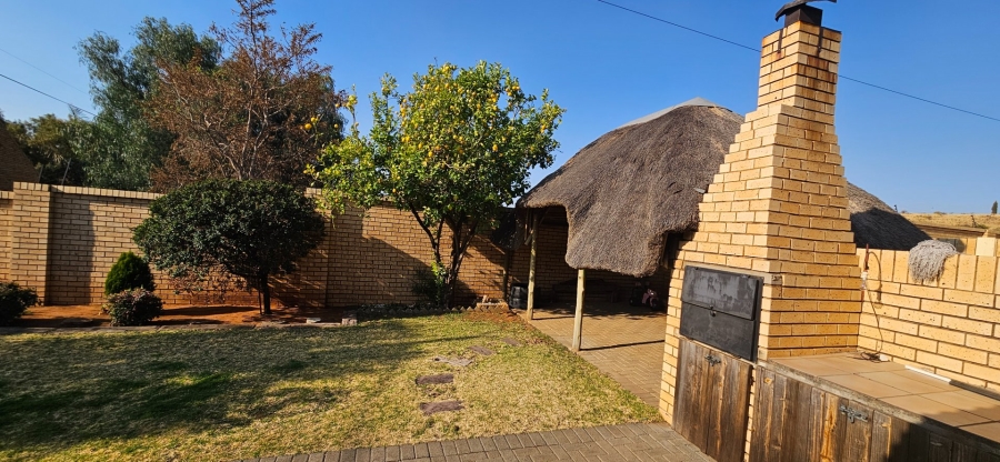 3 Bedroom Property for Sale in Langenhovenpark Free State